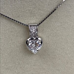 Silver .925 Heart Pendant Necklace 4.47 total grams Sparkle Silver Necklace NEW